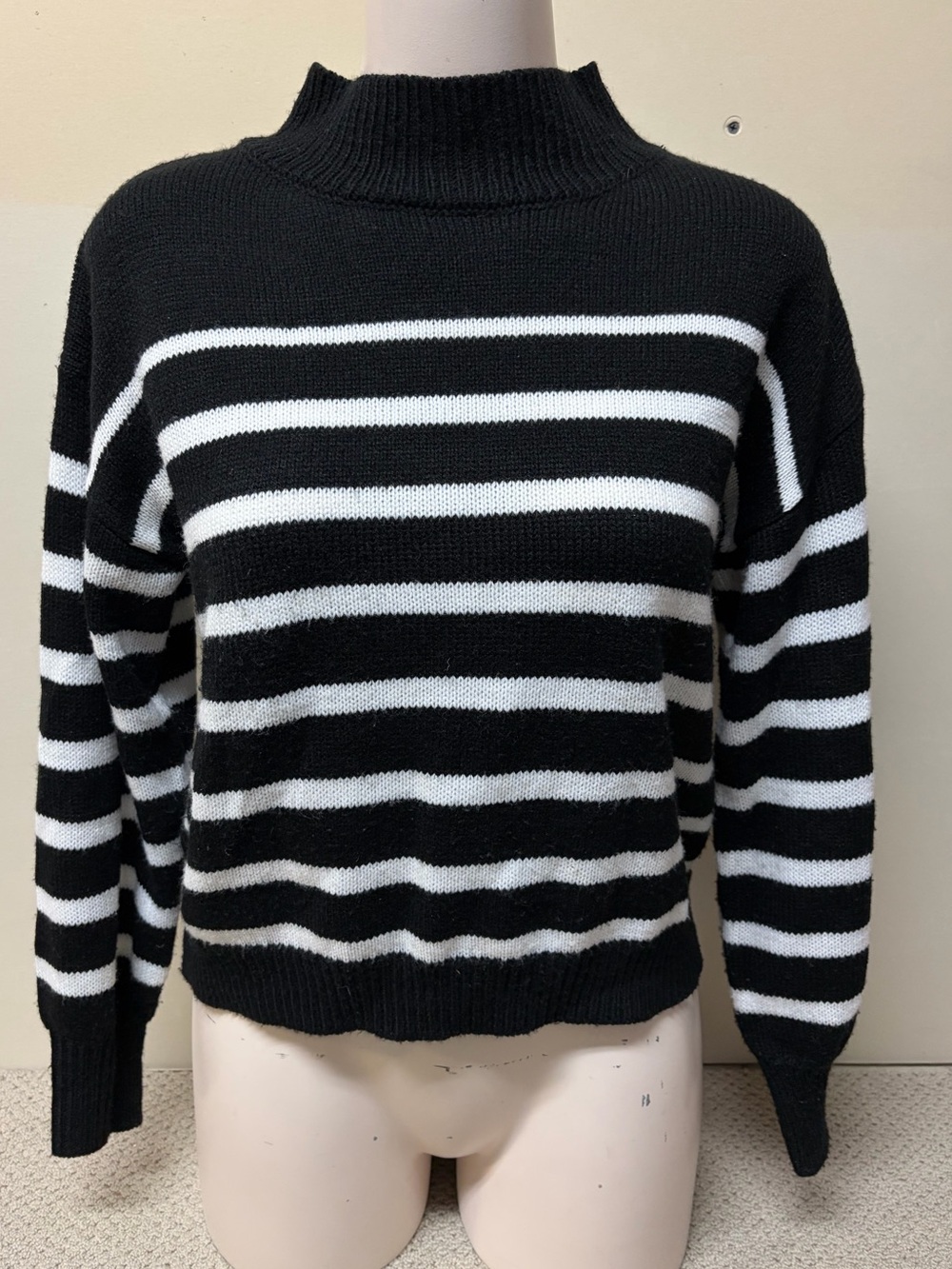 2/$30⚡️- SWEATER | Women’s Shein sweater size medium